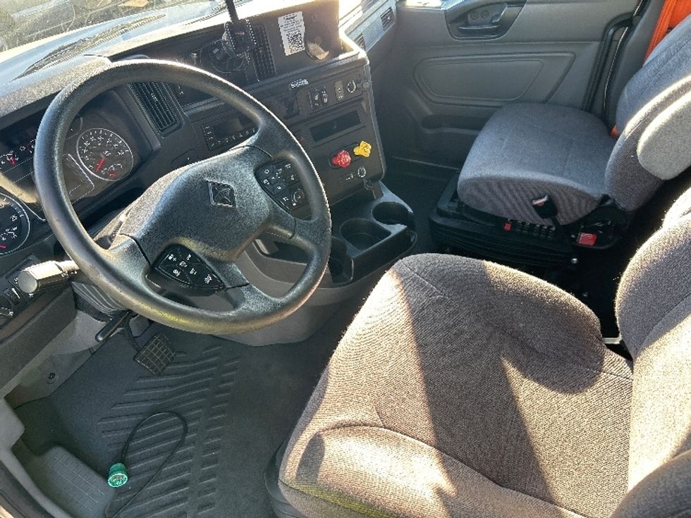 Sleeper Tractor-Heavy Duty Tractors-International-2023-LT625-Louisville-KY-550,883\n\t\tmiles-$ 54,000 - Image 10