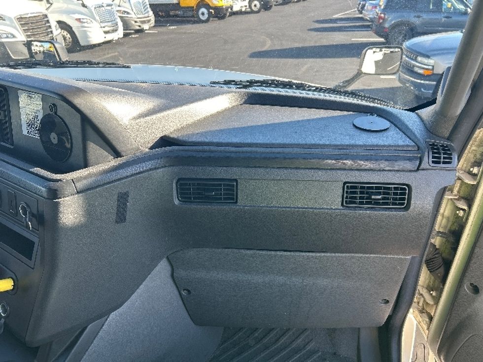 Sleeper Tractor-Heavy Duty Tractors-International-2023-LT625-Louisville-KY-550,883\n\t\tmiles-$ 54,000 - Image 14