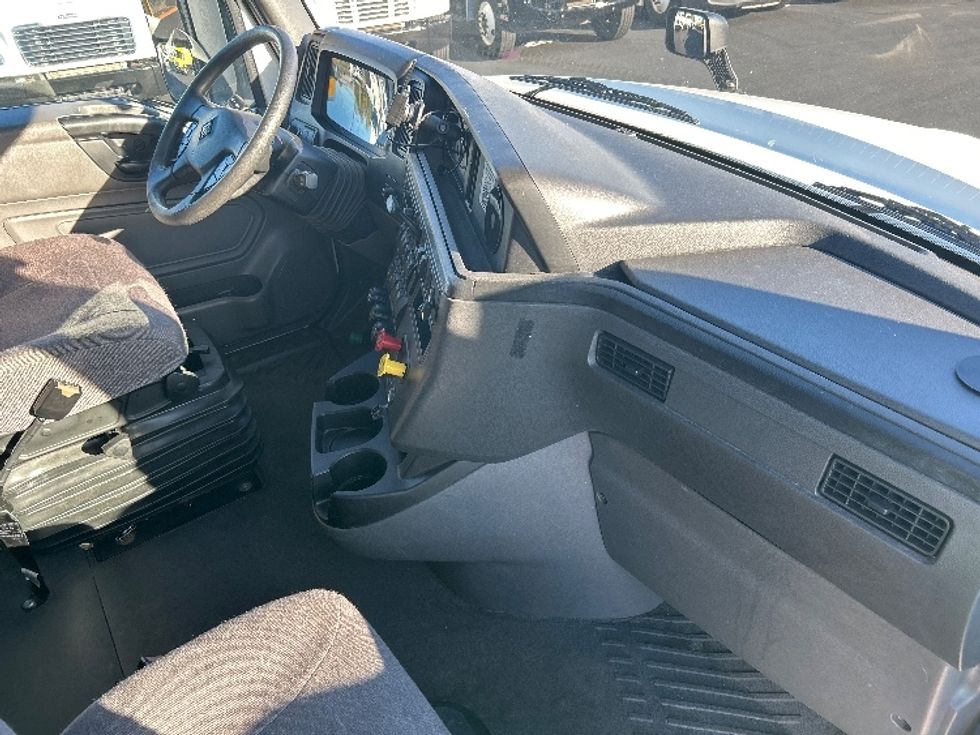 Sleeper Tractor-Heavy Duty Tractors-International-2023-LT625-Louisville-KY-550,883\n\t\tmiles-$ 54,000 - Image 15