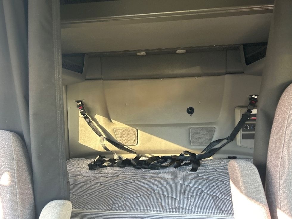 Sleeper Tractor-Heavy Duty Tractors-International-2023-LT625-Louisville-KY-550,883\n\t\tmiles-$ 54,000 - Image 16