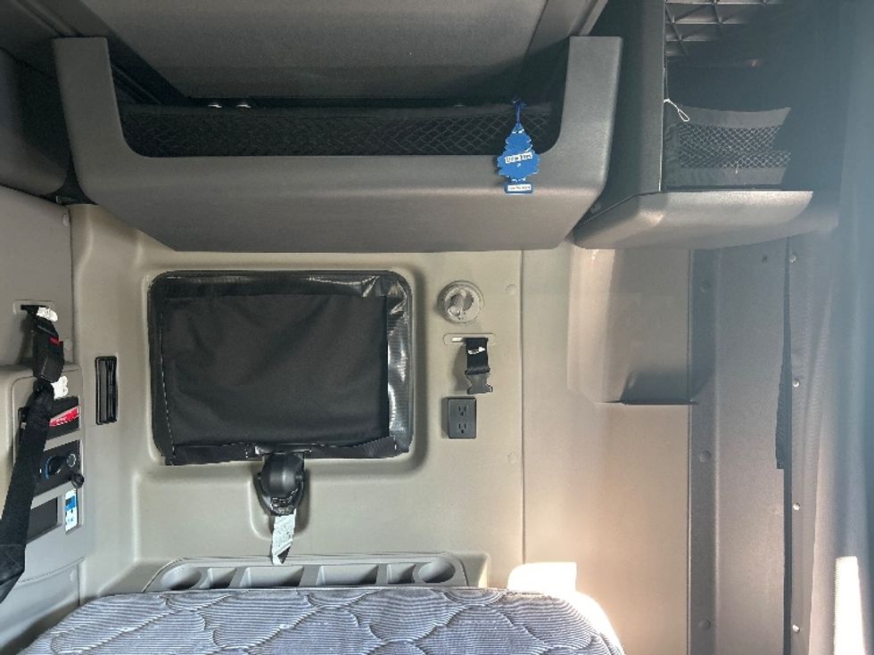 Sleeper Tractor-Heavy Duty Tractors-International-2023-LT625-Louisville-KY-550,883\n\t\tmiles-$ 54,000 - Image 18