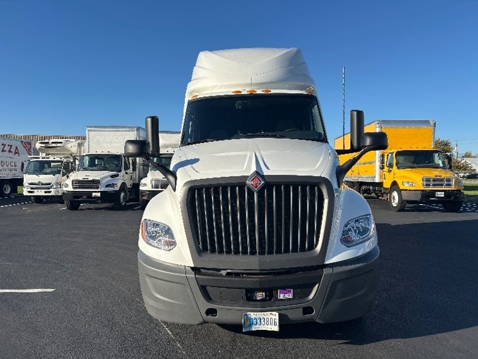 Sleeper Tractor-Heavy Duty Tractors-International-2023-LT625-Louisville-KY-550,883\n\t\tmiles-$ 54,000 - Image 2