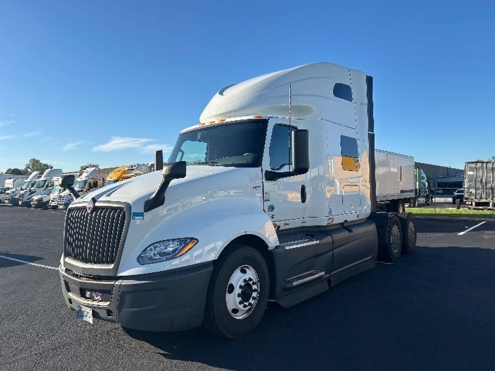 Sleeper Tractor-Heavy Duty Tractors-International-2023-LT625-Louisville-KY-550,883\n\t\tmiles-$ 54,000 - Image 3