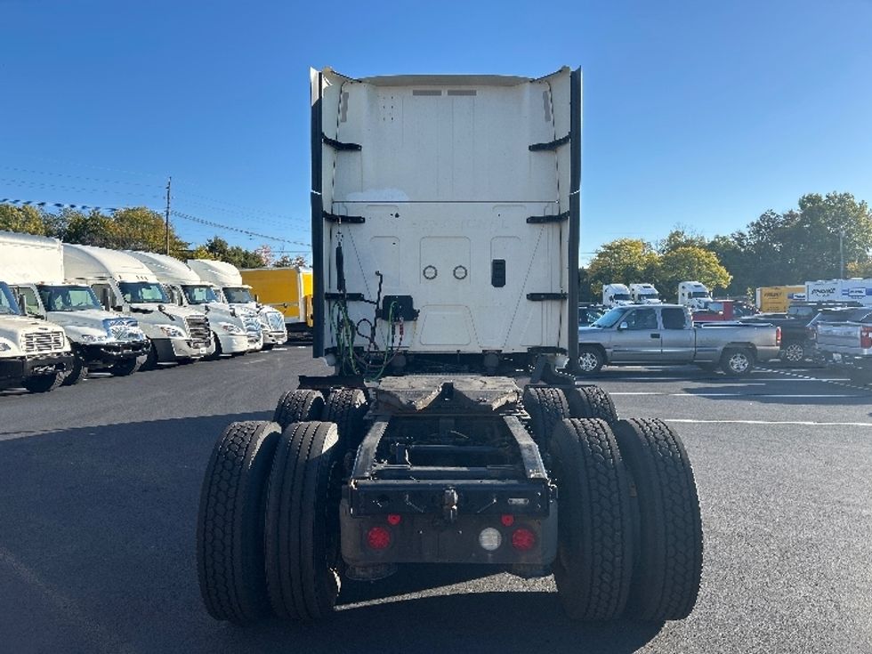 Sleeper Tractor-Heavy Duty Tractors-International-2023-LT625-Louisville-KY-550,883\n\t\tmiles-$ 54,000 - Image 6