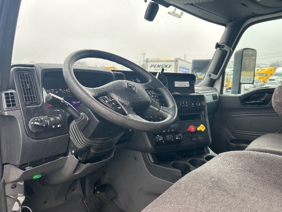 Sleeper Tractor-Heavy Duty Tractors-International-2023-LT625-Louisville-KY-552,389\n\t\tmiles-$ 52,000 - Image 10