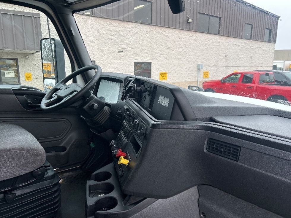 Sleeper Tractor-Heavy Duty Tractors-International-2023-LT625-Louisville-KY-552,389\n\t\tmiles-$ 52,000 - Image 15