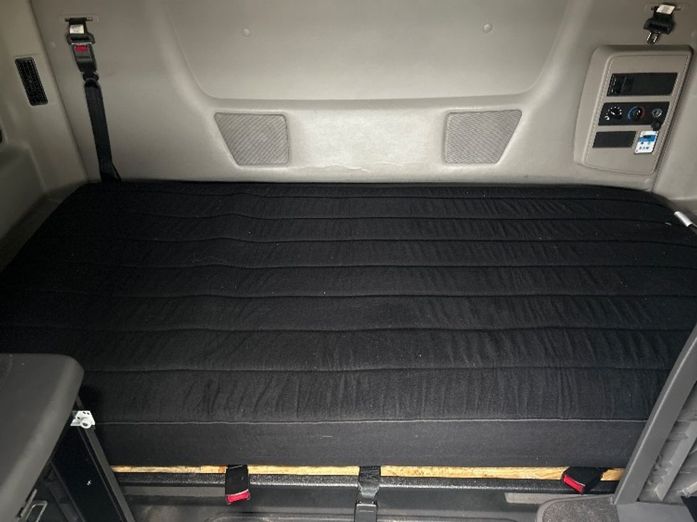 Sleeper Tractor-Heavy Duty Tractors-International-2023-LT625-Louisville-KY-552,389\n\t\tmiles-$ 52,000 - Image 17