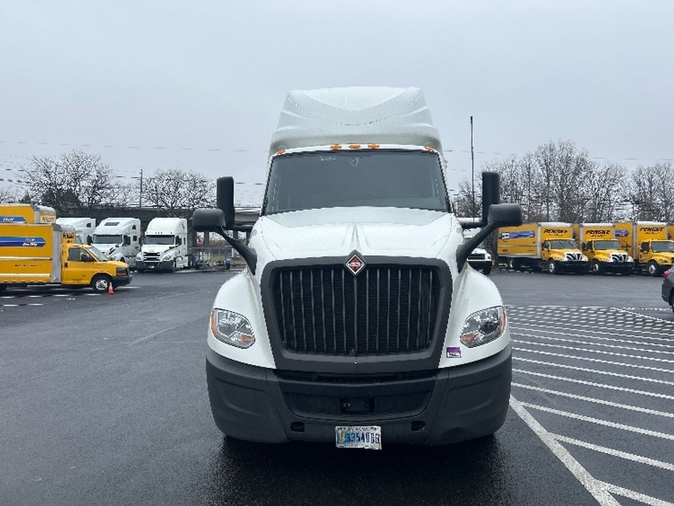 Sleeper Tractor-Heavy Duty Tractors-International-2023-LT625-Louisville-KY-552,389\n\t\tmiles-$ 52,000 - Image 2