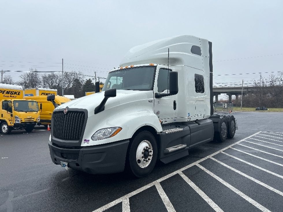 Sleeper Tractor-Heavy Duty Tractors-International-2023-LT625-Louisville-KY-552,389\n\t\tmiles-$ 52,000 - Image 3