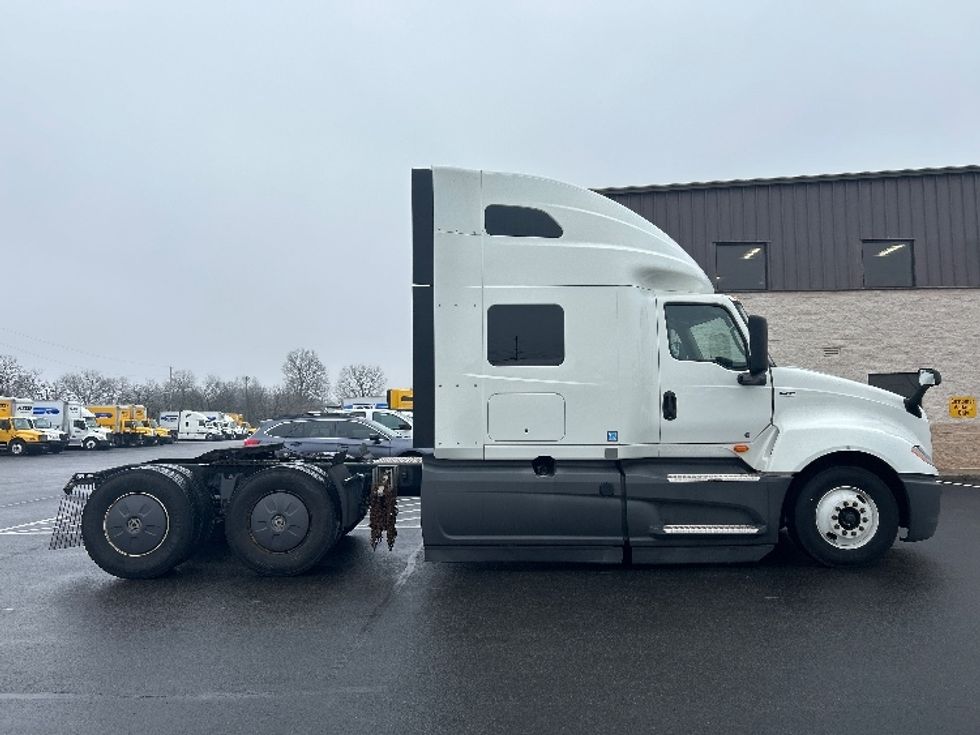 Sleeper Tractor-Heavy Duty Tractors-International-2023-LT625-Louisville-KY-552,389\n\t\tmiles-$ 52,000 - Image 8