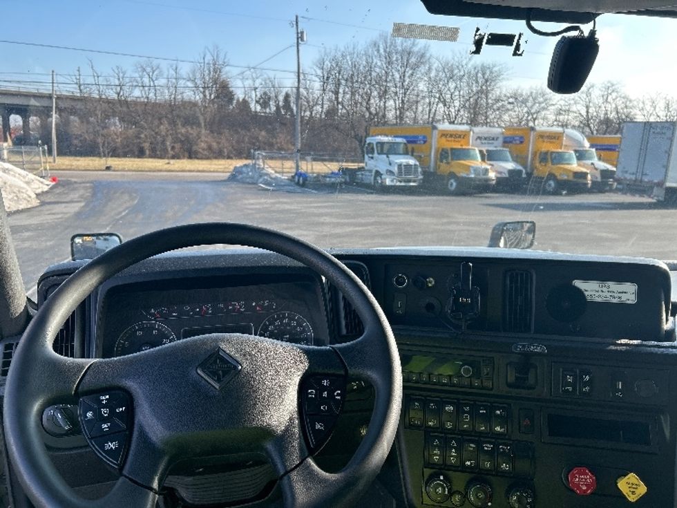 Sleeper Tractor-Heavy Duty Tractors-International-2023-LT625-Louisville-KY-561,869\n\t\tmiles-$ 49,250 - Image 11