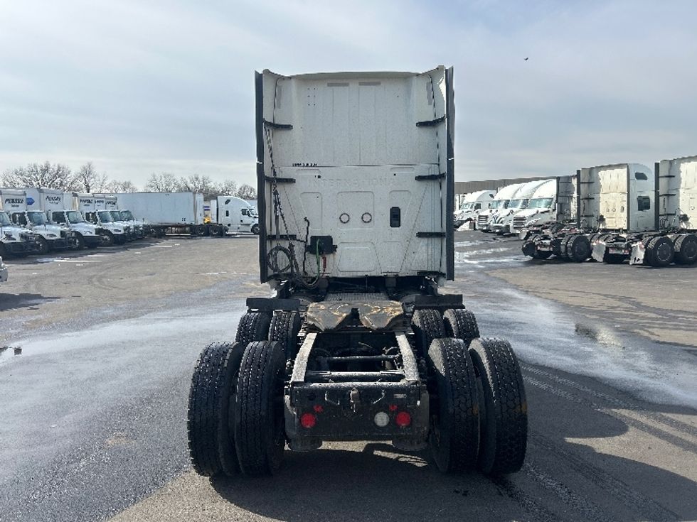 Sleeper Tractor-Heavy Duty Tractors-International-2023-LT625-Louisville-KY-561,869\n\t\tmiles-$ 49,250 - Image 6