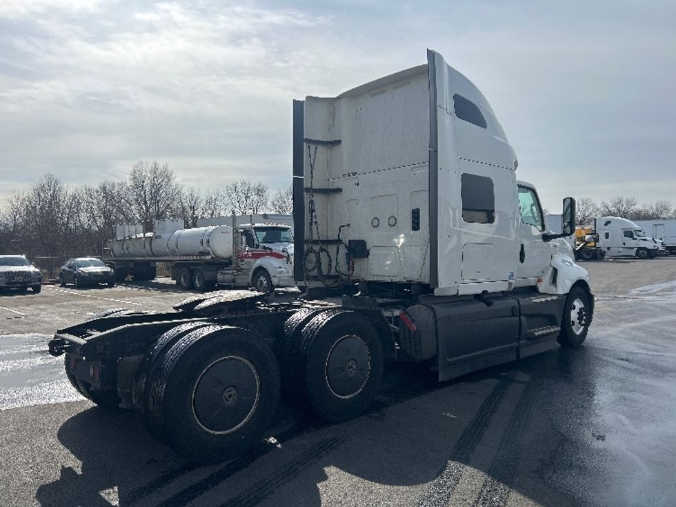 Sleeper Tractor-Heavy Duty Tractors-International-2023-LT625-Louisville-KY-561,869\n\t\tmiles-$ 49,250 - Image 7