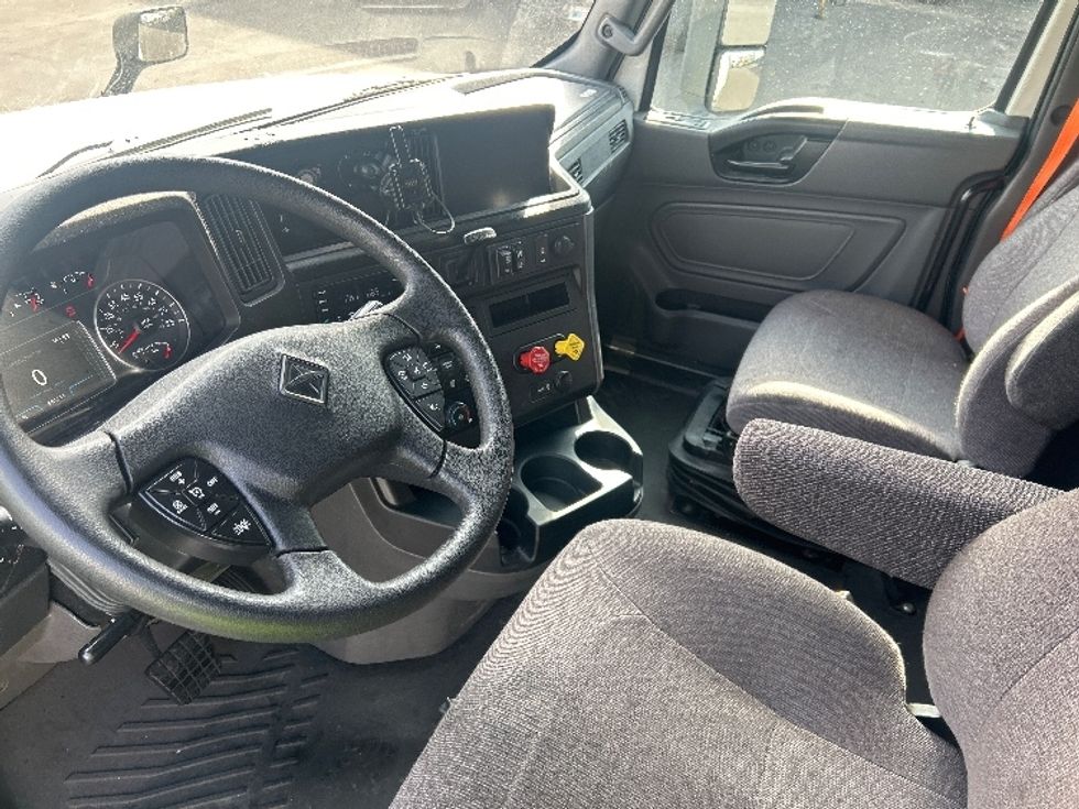 Sleeper Tractor-Heavy Duty Tractors-International-2023-LT625-Louisville-KY-590,504\n\t\tmiles-$ 46,500 - Image 10