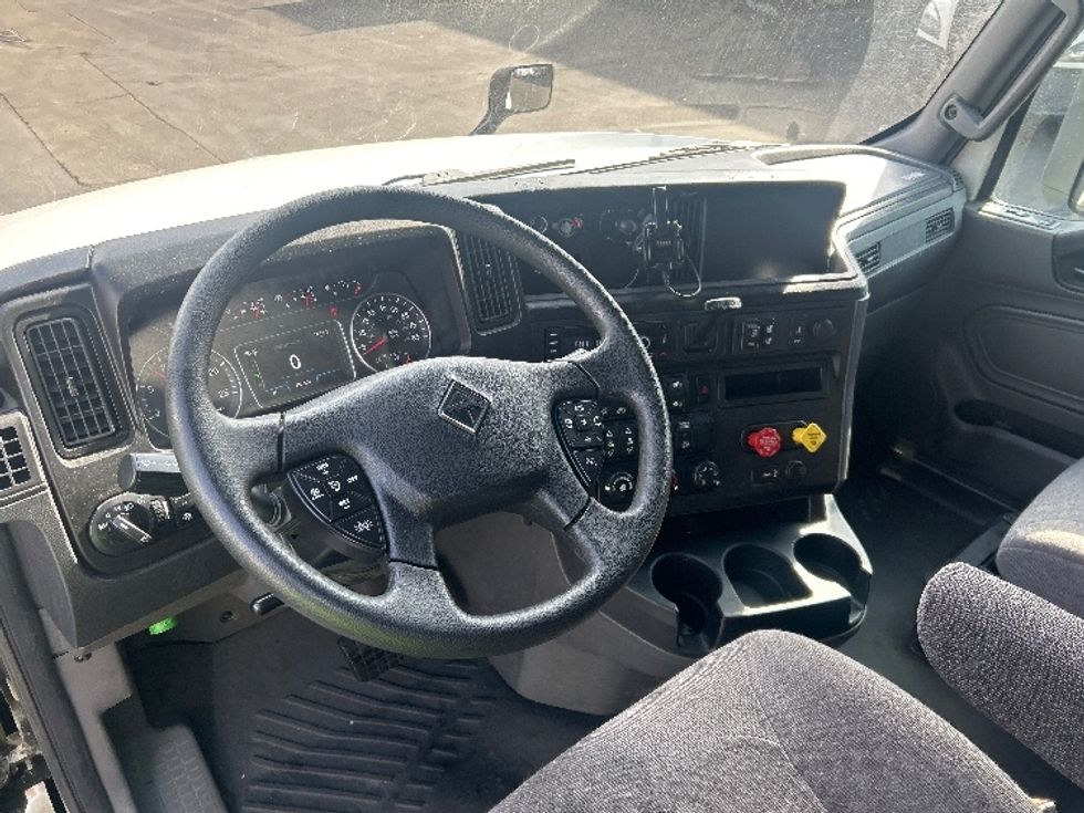 Sleeper Tractor-Heavy Duty Tractors-International-2023-LT625-Louisville-KY-590,504\n\t\tmiles-$ 46,500 - Image 11