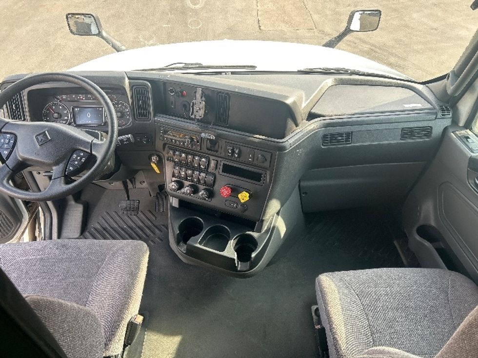 Sleeper Tractor-Heavy Duty Tractors-International-2023-LT625-Louisville-KY-590,504\n\t\tmiles-$ 46,500 - Image 12