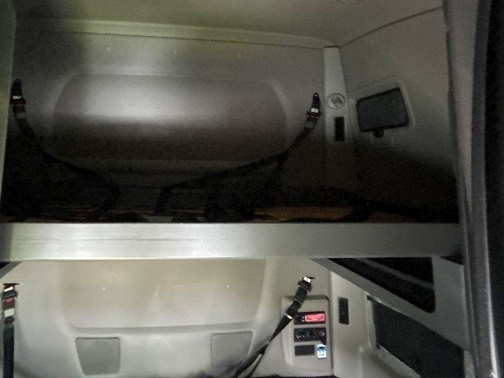 Sleeper Tractor-Heavy Duty Tractors-International-2023-LT625-Louisville-KY-590,504\n\t\tmiles-$ 46,500 - Image 17