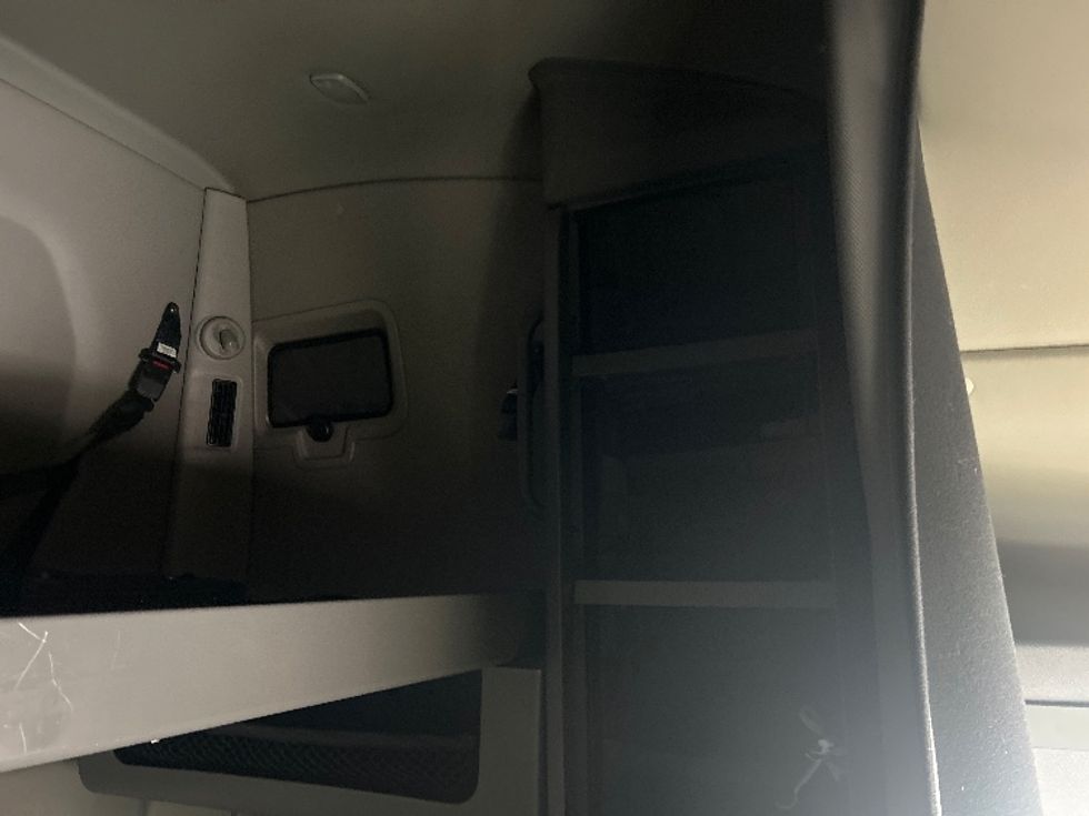 Sleeper Tractor-Heavy Duty Tractors-International-2023-LT625-Louisville-KY-590,504\n\t\tmiles-$ 46,500 - Image 18