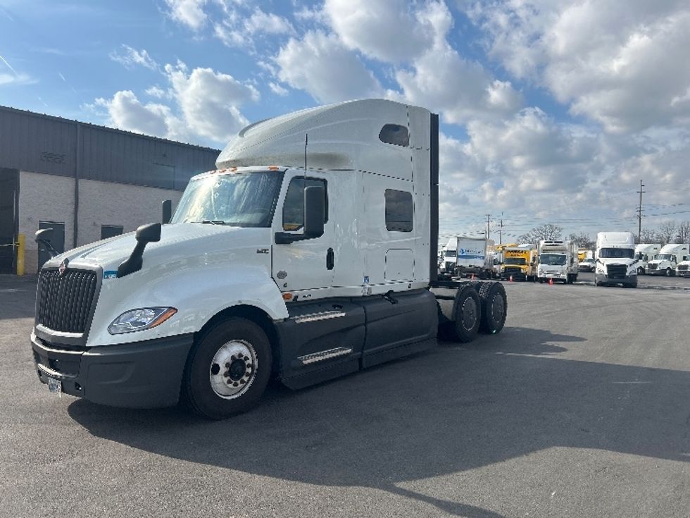Sleeper Tractor-Heavy Duty Tractors-International-2023-LT625-Louisville-KY-590,504\n\t\tmiles-$ 46,500 - Image 3