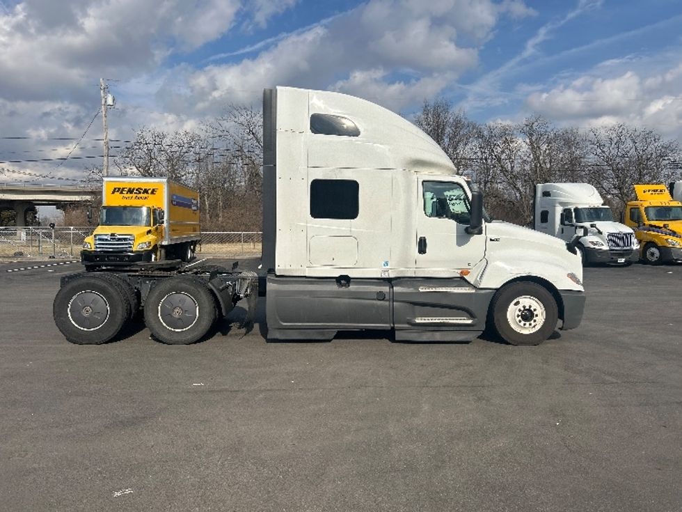Sleeper Tractor-Heavy Duty Tractors-International-2023-LT625-Louisville-KY-590,504\n\t\tmiles-$ 46,500 - Image 8