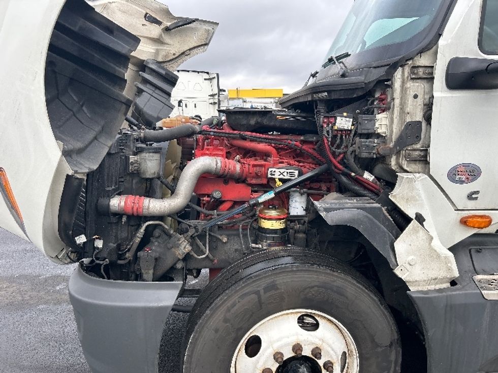 Sleeper Tractor-Heavy Duty Tractors-International-2023-LT625-Louisville-KY-599,302\n\t\tmiles-$ 45,750 - Image 21