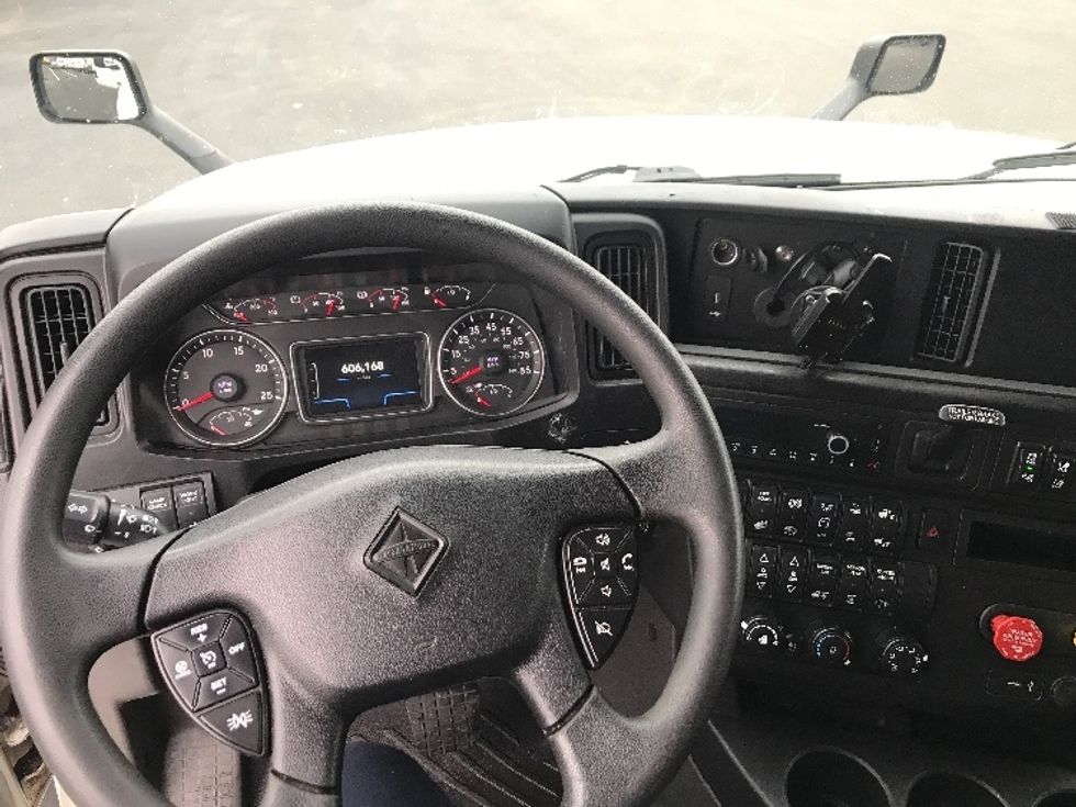 Sleeper Tractor-Heavy Duty Tractors-International-2023-LT625-Louisville-KY-606,169\n\t\tmiles-$ 47,000 - Image 11
