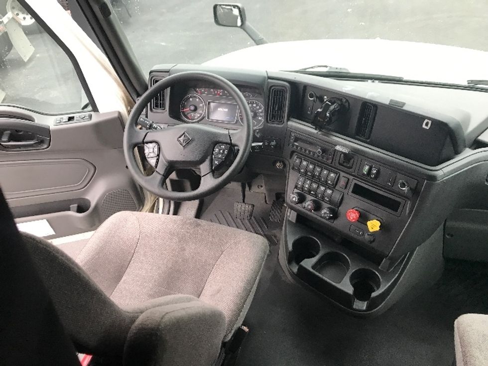 Sleeper Tractor-Heavy Duty Tractors-International-2023-LT625-Louisville-KY-606,169\n\t\tmiles-$ 47,000 - Image 12