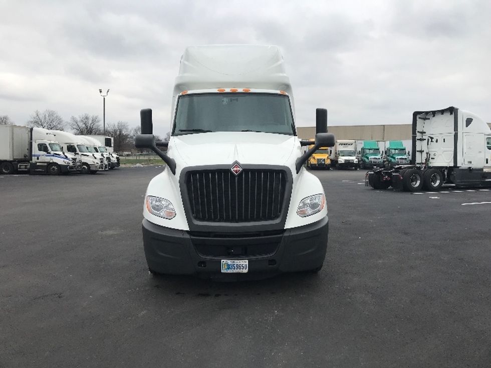 Sleeper Tractor-Heavy Duty Tractors-International-2023-LT625-Louisville-KY-606,169\n\t\tmiles-$ 47,000 - Image 2