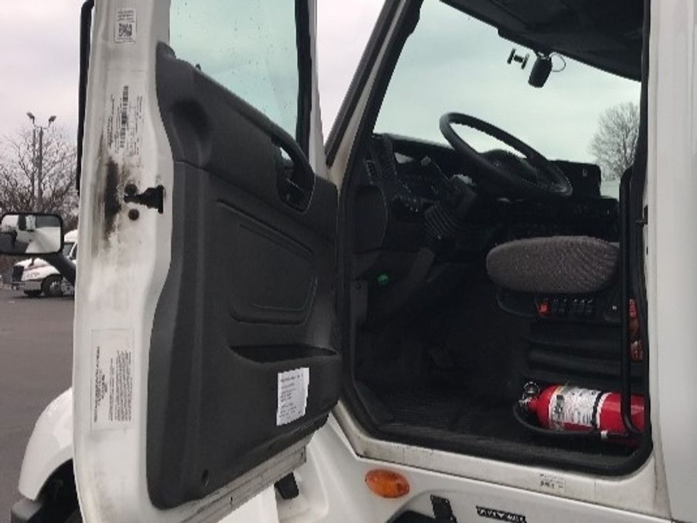 Sleeper Tractor-Heavy Duty Tractors-International-2023-LT625-Louisville-KY-606,169\n\t\tmiles-$ 47,000 - Image 9