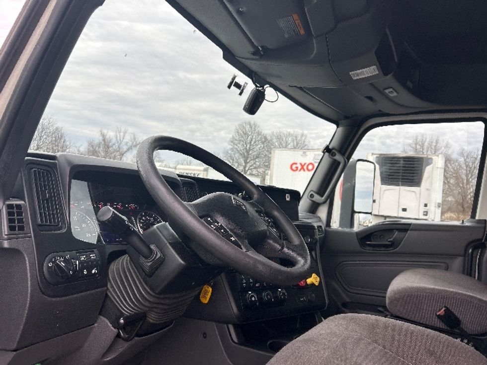 Sleeper Tractor-Heavy Duty Tractors-International-2023-LT625-Louisville-KY-606,171\n\t\tmiles-$ 47,250 - Image 10