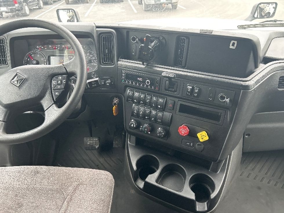 Sleeper Tractor-Heavy Duty Tractors-International-2023-LT625-Louisville-KY-606,171\n\t\tmiles-$ 47,250 - Image 12