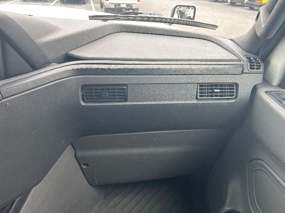 Sleeper Tractor-Heavy Duty Tractors-International-2023-LT625-Louisville-KY-606,171\n\t\tmiles-$ 47,250 - Image 14