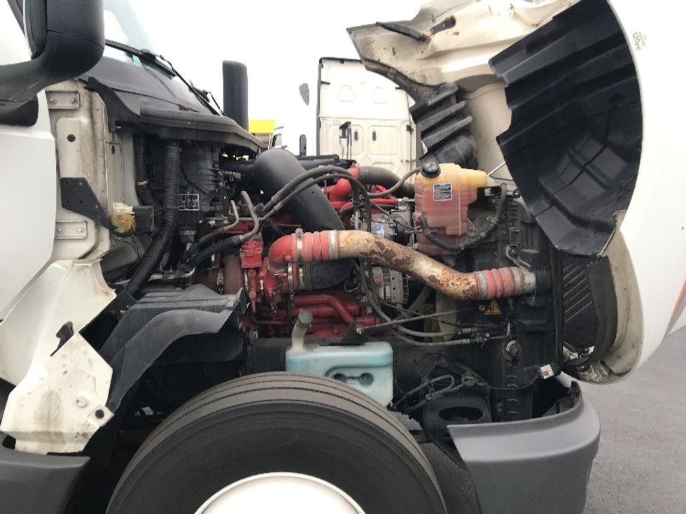 Sleeper Tractor-Heavy Duty Tractors-International-2023-LT625-Louisville-KY-606,172\n\t\tmiles-$ 44,250 - Image 20