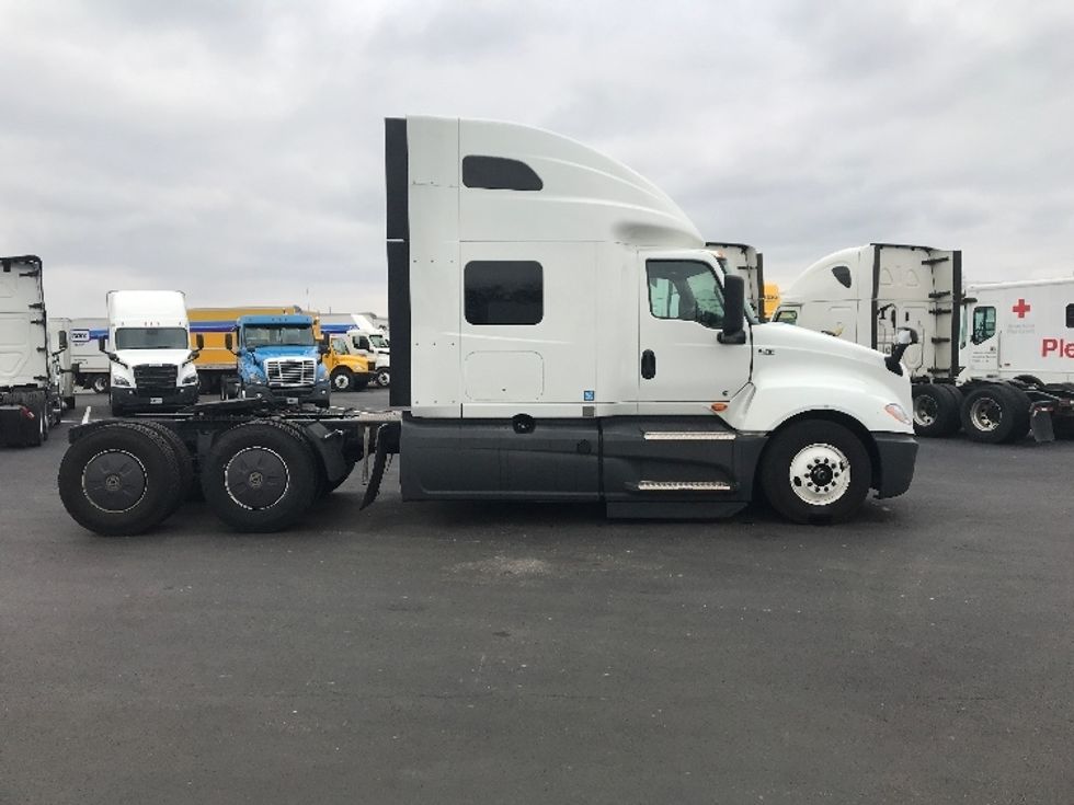 Sleeper Tractor-Heavy Duty Tractors-International-2023-LT625-Louisville-KY-606,172\n\t\tmiles-$ 44,250 - Image 8