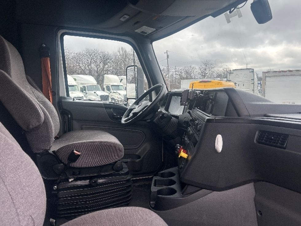 Sleeper Tractor-Heavy Duty Tractors-International-2023-LT625-Louisville-KY-609,494\n\t\tmiles-$ 44,750 - Image 15