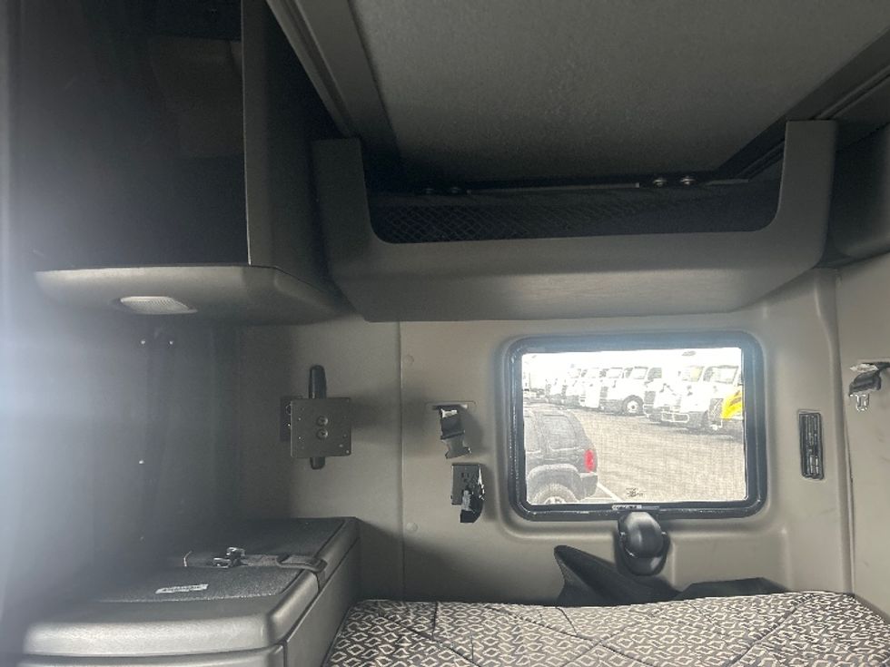 Sleeper Tractor-Heavy Duty Tractors-International-2023-LT625-Louisville-KY-609,494\n\t\tmiles-$ 44,750 - Image 19