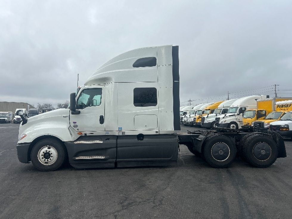 Sleeper Tractor-Heavy Duty Tractors-International-2023-LT625-Louisville-KY-609,494\n\t\tmiles-$ 44,750 - Image 4