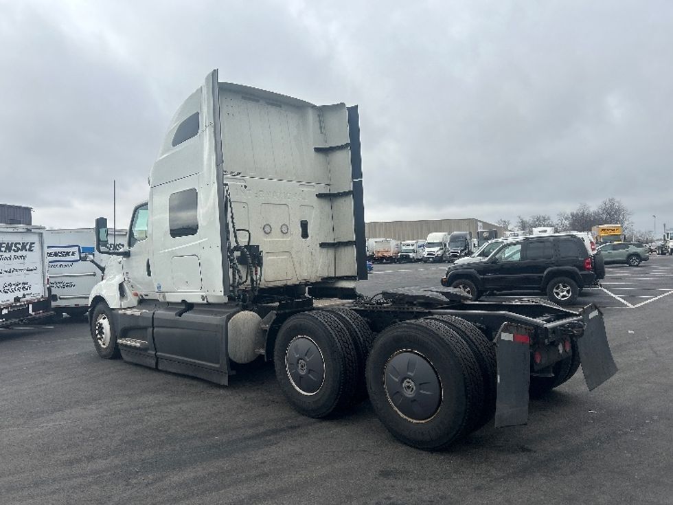 Sleeper Tractor-Heavy Duty Tractors-International-2023-LT625-Louisville-KY-609,494\n\t\tmiles-$ 44,750 - Image 5
