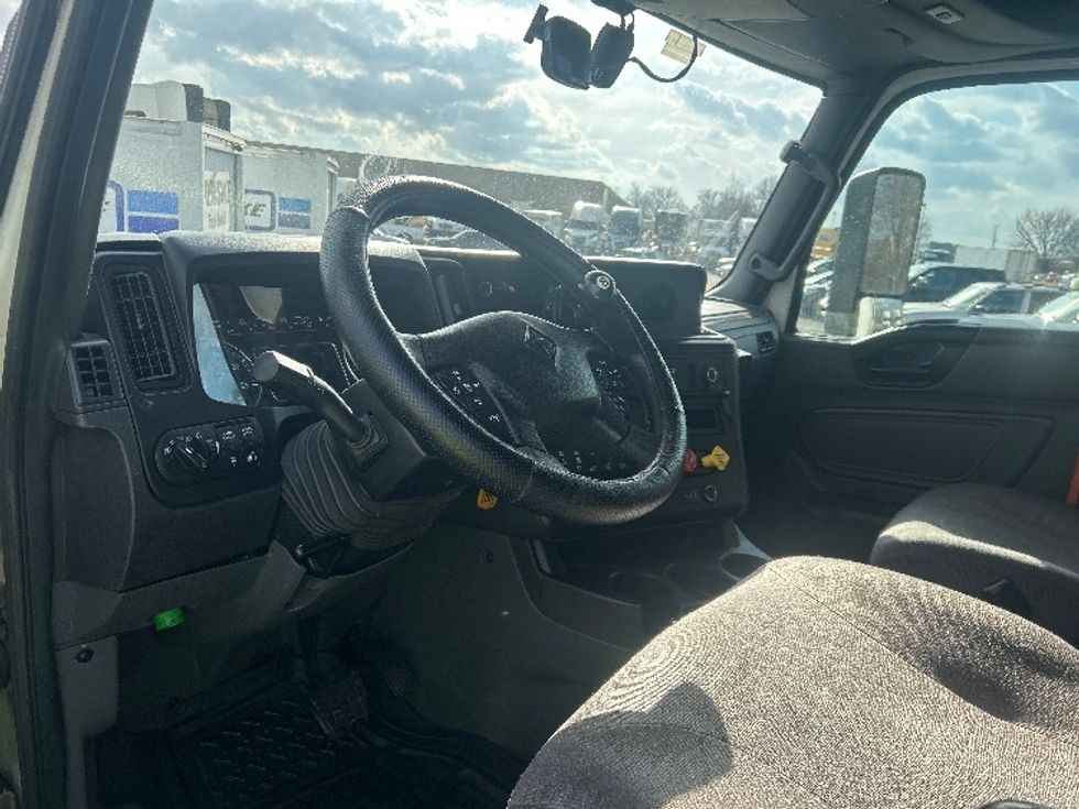 Sleeper Tractor-Heavy Duty Tractors-International-2023-LT625-Louisville-KY-618,315\n\t\tmiles-$ 43,750 - Image 10