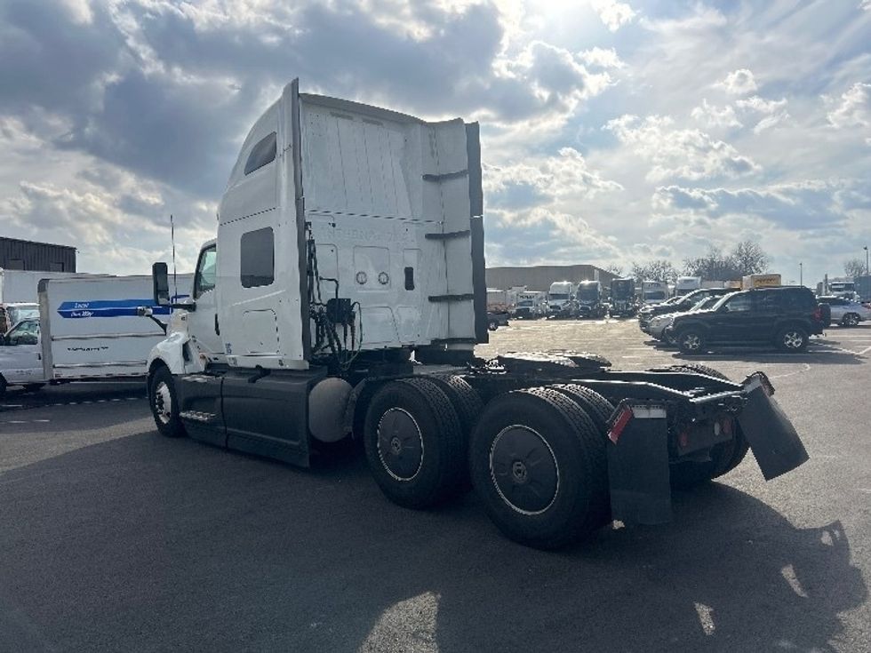 Sleeper Tractor-Heavy Duty Tractors-International-2023-LT625-Louisville-KY-618,315\n\t\tmiles-$ 43,750 - Image 5