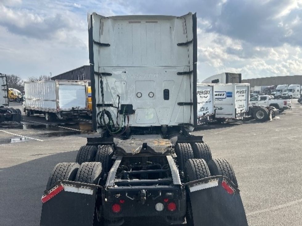 Sleeper Tractor-Heavy Duty Tractors-International-2023-LT625-Louisville-KY-618,315\n\t\tmiles-$ 43,750 - Image 6