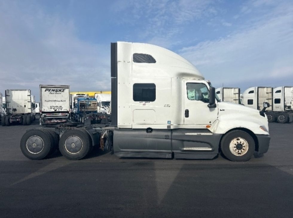 Sleeper Tractor-Heavy Duty Tractors-International-2023-LT625-Louisville-KY-651,338\n\t\tmiles-$ 40,750 - Image 8