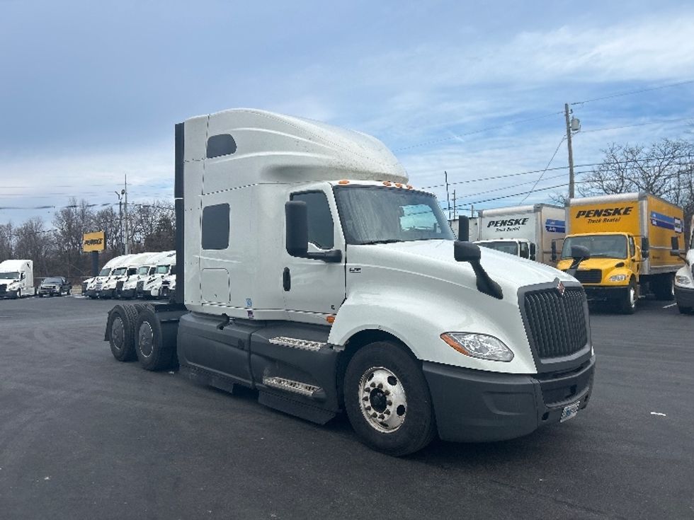 Sleeper Tractor-Heavy Duty Tractors-International-2023-LT625-Louisville-KY-651,678\n\t\tmiles-$ 40,750 - Image 1