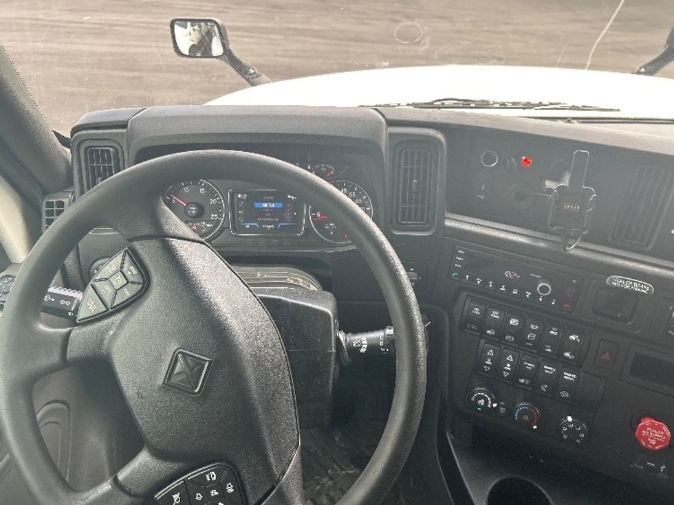 Sleeper Tractor-Heavy Duty Tractors-International-2023-LT625-Louisville-KY-651,678\n\t\tmiles-$ 40,750 - Image 11