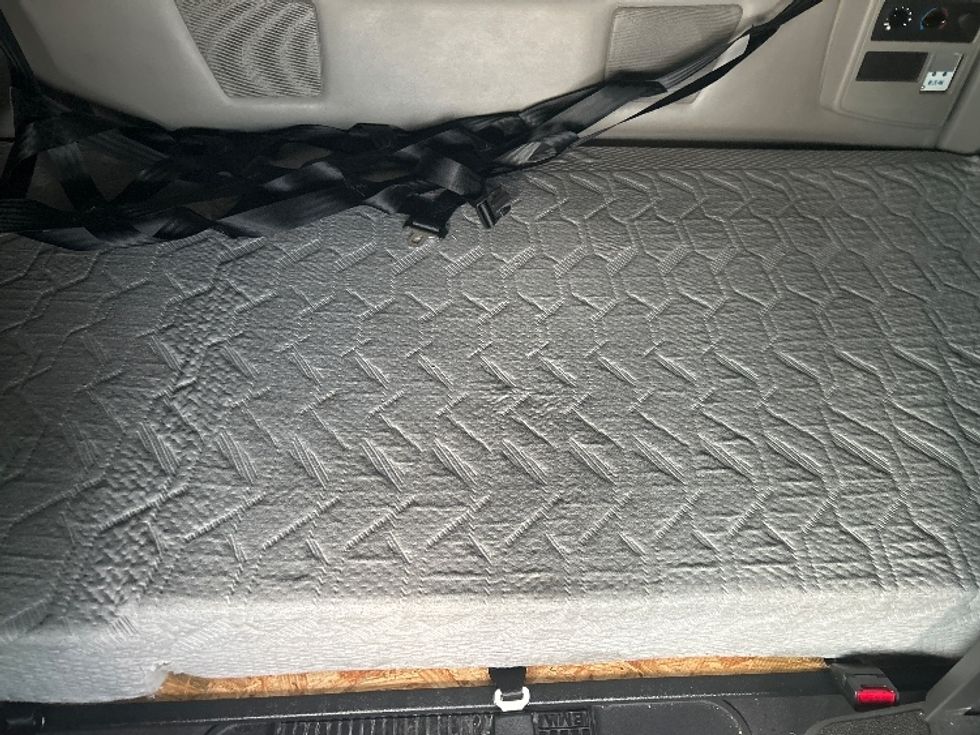 Sleeper Tractor-Heavy Duty Tractors-International-2023-LT625-Louisville-KY-651,678\n\t\tmiles-$ 40,750 - Image 17