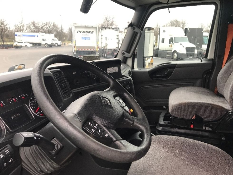 Sleeper Tractor-Heavy Duty Tractors-International-2023-LT625-Louisville-KY-655,098\n\t\tmiles-$ 42,500 - Image 10