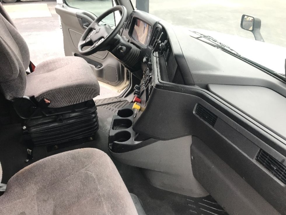 Sleeper Tractor-Heavy Duty Tractors-International-2023-LT625-Louisville-KY-655,098\n\t\tmiles-$ 42,500 - Image 15