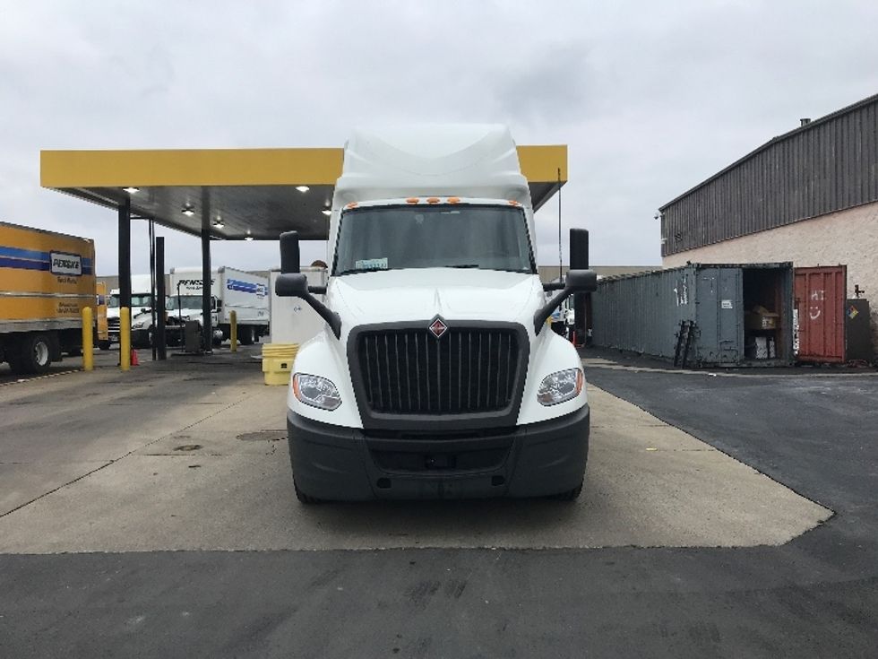 Sleeper Tractor-Heavy Duty Tractors-International-2023-LT625-Louisville-KY-655,098\n\t\tmiles-$ 42,500 - Image 2