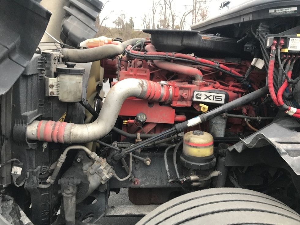 Sleeper Tractor-Heavy Duty Tractors-International-2023-LT625-Louisville-KY-655,098\n\t\tmiles-$ 42,500 - Image 21