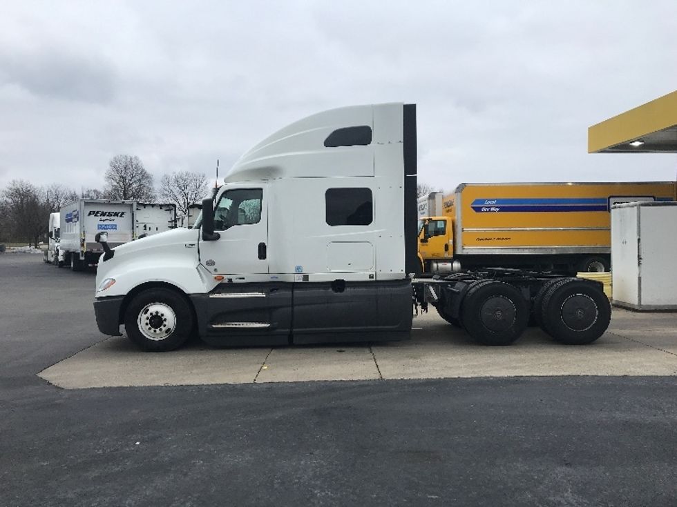 Sleeper Tractor-Heavy Duty Tractors-International-2023-LT625-Louisville-KY-655,098\n\t\tmiles-$ 42,500 - Image 4